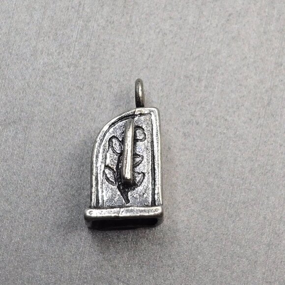 VTG Sterling Silver Slot Machine Charm 5/8" Hollow Figural Gambling Pendant - Picture 3 of 10